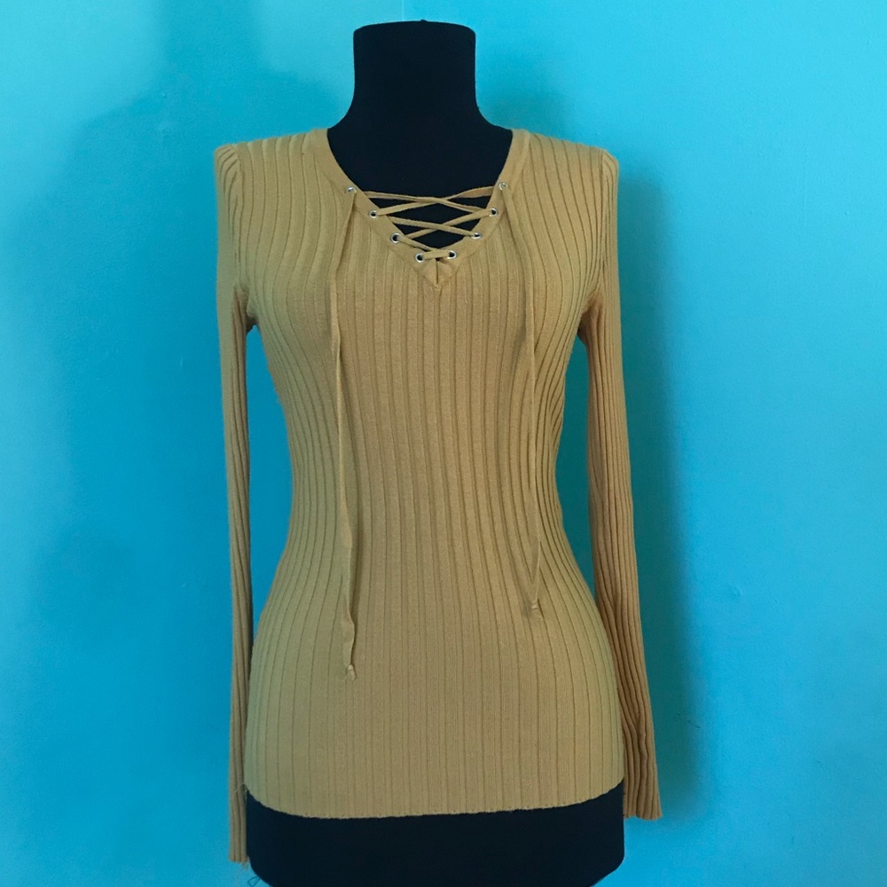 Mustard yellow top